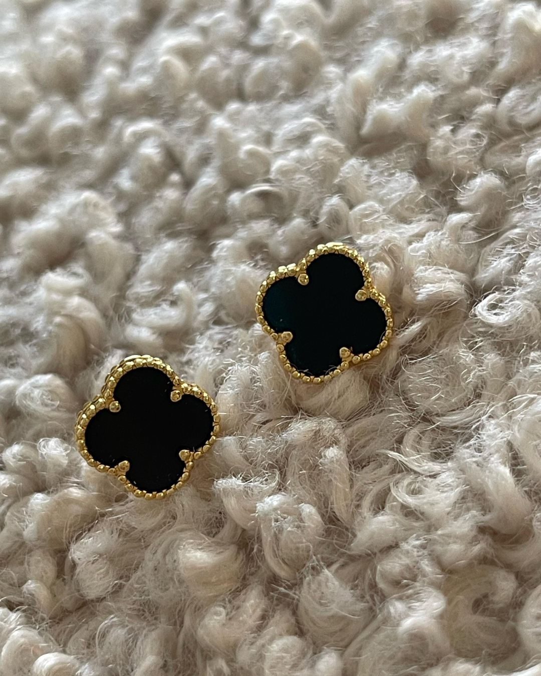 VAN CLEEF EARRINGS BLACK