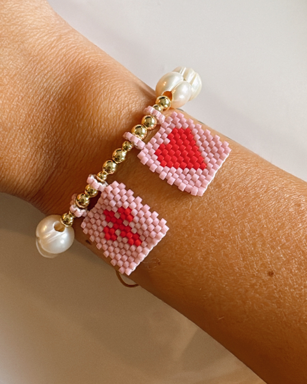 PEARLS ESCAPULARIO BRACELET PINK/RED