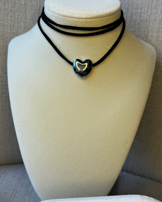 CHUNKY HEART BLACK THREAD NECKLACE SILVER